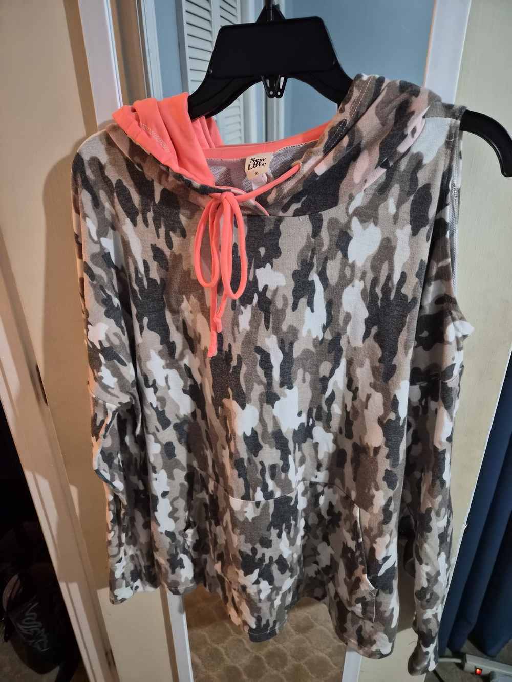 Sew In Love Camo Cold Shoulder Hoodie Top XL Neon